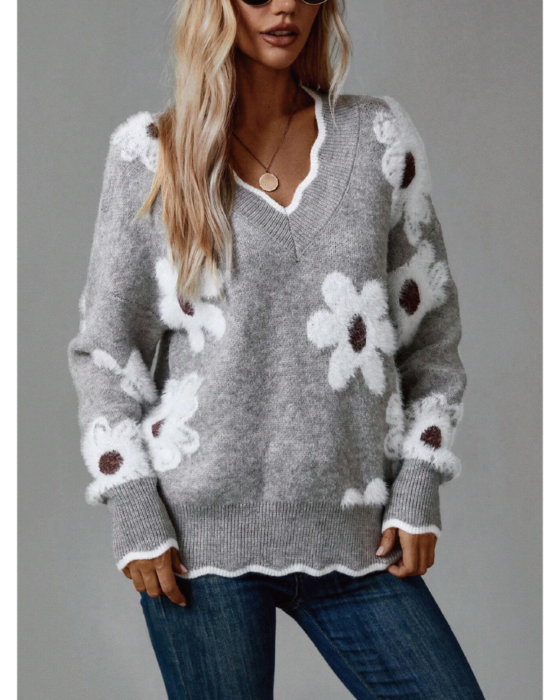 Scalloped Floral Intarsia Knit Sweater