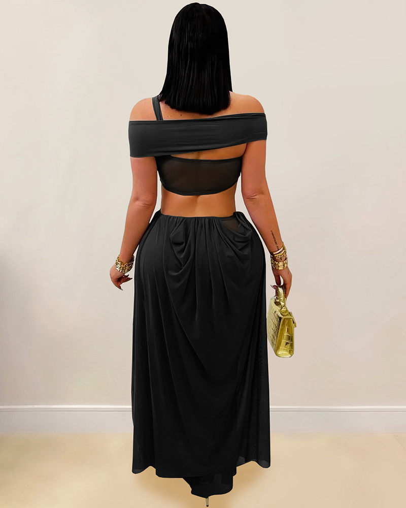 Motion in Mesh Dress