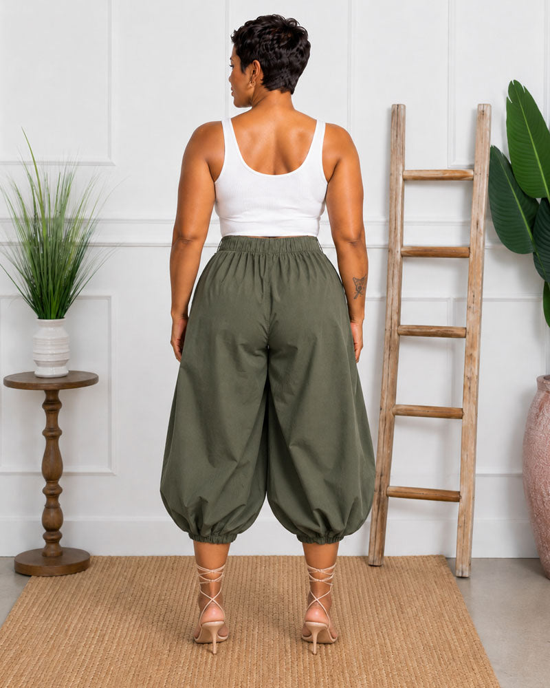 The Volume Move Balloon Capri Pants