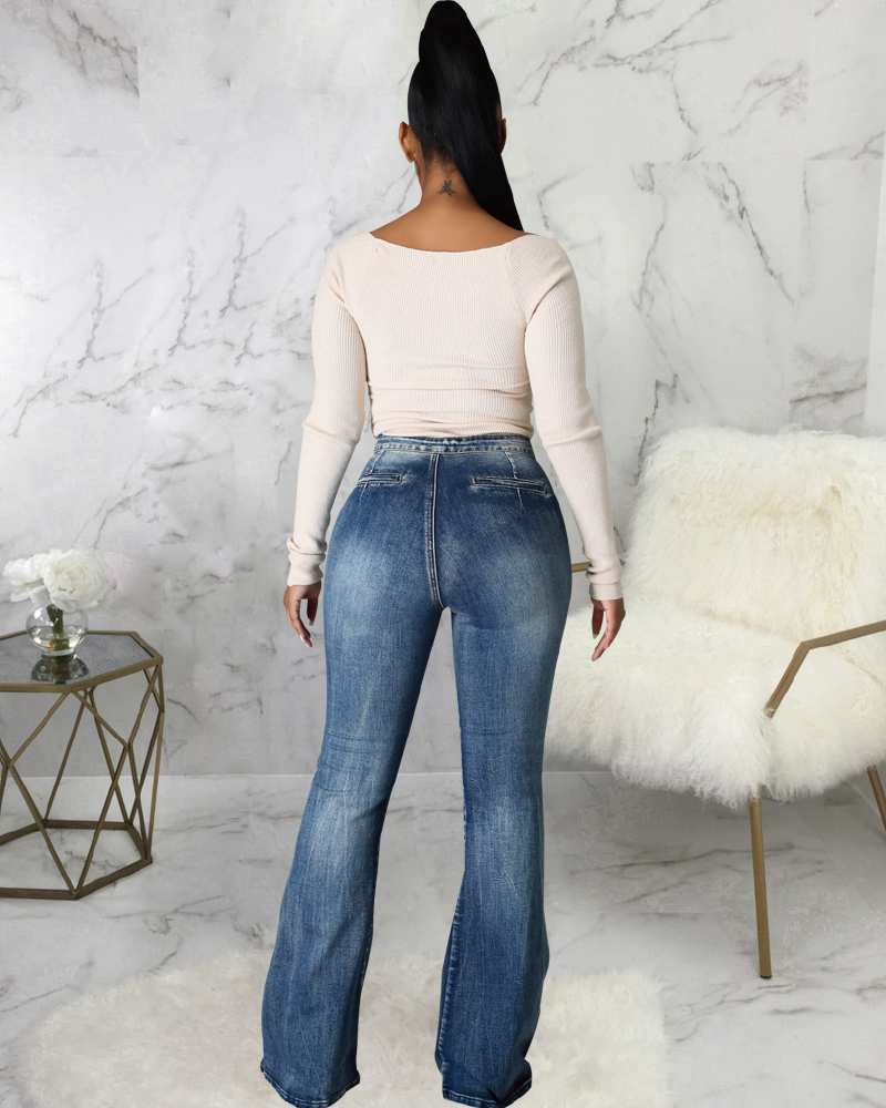 CHIC HIGH-RISE JEANS