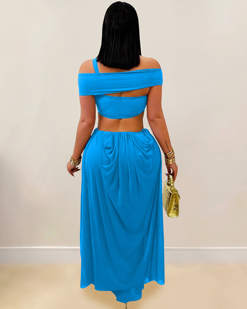 Motion in Mesh Dress