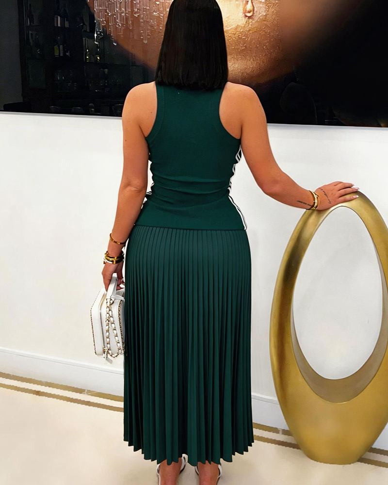 Elegant Ribbed Dress