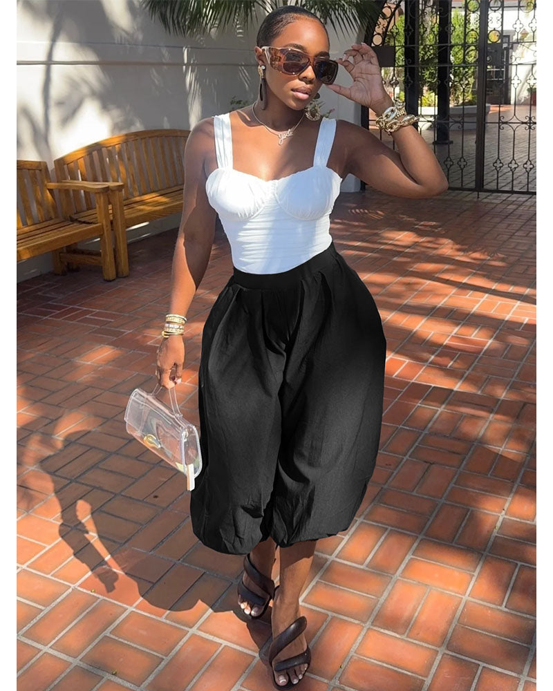 The Volume Move Balloon Capri Pants